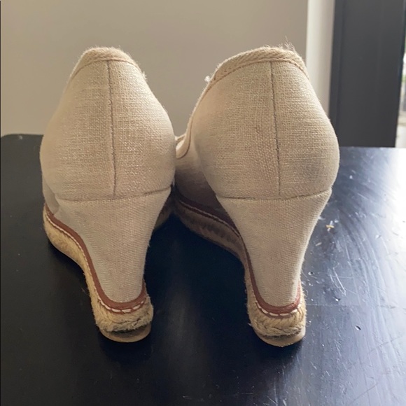 Tory Burch gold wedges - Picture 7 of 9